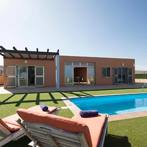 Villa Caleta Beach&golf 