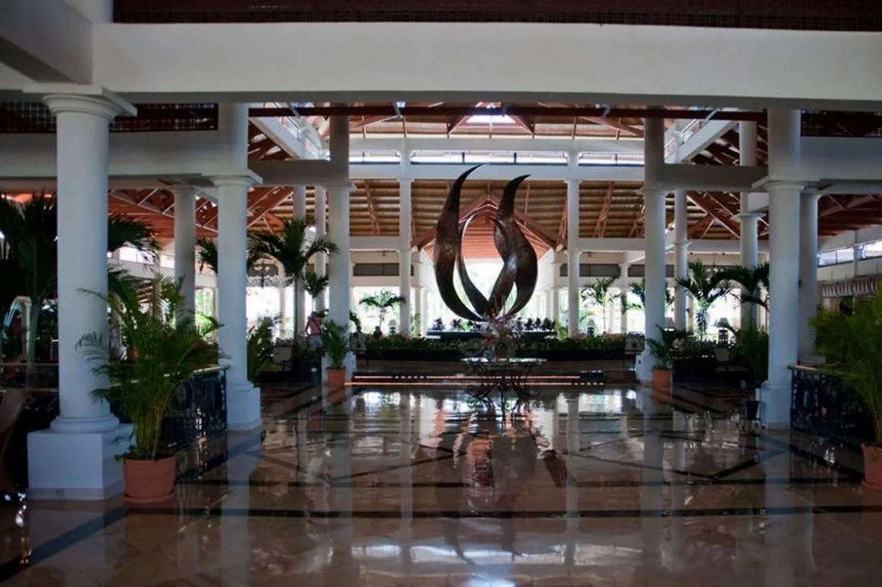 Отель Bahia Principe Grand Bavaro Пунта-Кана 5*,